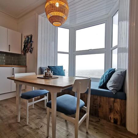 Lovely Seafront 2 Bed Flat In Aberystwyth Apartment Luaran gambar